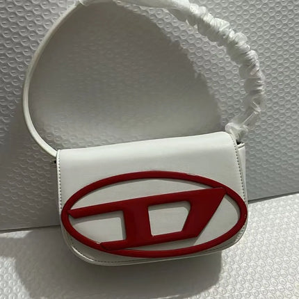 Borsa a Tracolla in Pelle PU Effetto Specchio Argento Lucido con Decorazione Ovale in Rilievo, Tracolla Staccabile, Mini Borsetta Futuristica da Donna