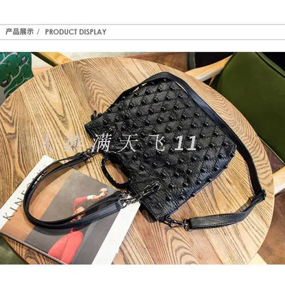 2025 new Genuine Leather Women's Handbags Fashion Soft Lady Tote Bag Shoulder Messenger Bag Large Capacity Portable Rivet Bags
