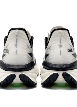 ONEMIX YUE SHUANG Scarpe da corsa estive da uomo Design leggero Asciugatura rapida Maratona Supporto per l'assorbimento degli urti Sneakers da uomo PlatiNum
