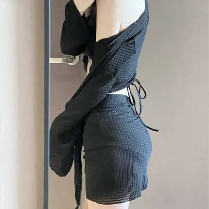 Costume da Bagno Donna 4 Pezzi Stile Coreano Bianco Nero Manica Lunga con Nodo Frontale e Gonna Copricostume 2025 – Perfetto per le Vacanze platinumshop