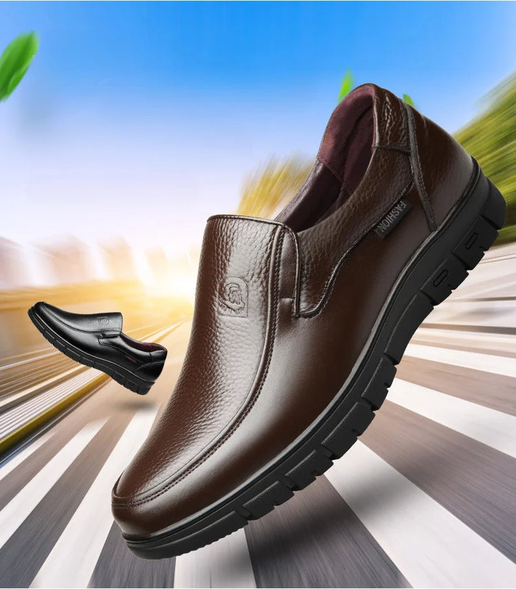Scarpe estive nuove da uomo in pelle con suola morbida Scarpe basse casual Scarpe da passeggio per esterni Scarpe comode in morbida pelle alla moda Mocassini