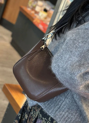 Nuova borsa in vera pelle, versatile borsa a tracolla piccola in pelle di vacchetta di alta qualità per donna