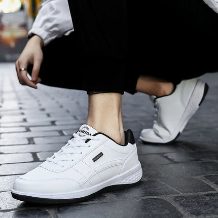Scarpe da ginnastica da uomo Scarpe casual sportive Scarpe da passeggio da uomo in pelle per esterni Quattro stagioni Fondo morbido