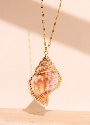 Retro Gold-Tone Shell Pendant Necklace Unique Layered DIY Fashion Jewelry for Women Perfect for Beach Vacations Gift Idea PlatiNum