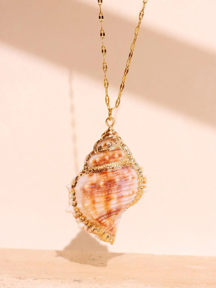 Retro Gold-Tone Shell Pendant Necklace Unique Layered DIY Fashion Jewelry for Women Perfect for Beach Vacations Gift Idea PlatiNum