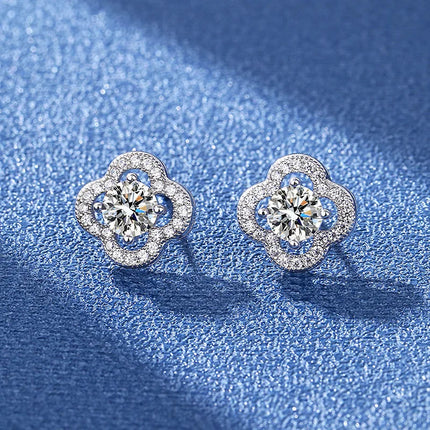 925 Sterling Silver 0.5 Carat x 2 Four-Leaf Moissanite Stud Earrings - Classic and Simple Style, Perfect for Parties PlatiNum