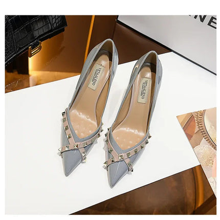 Nuovo 2025 Nail Head Tacchi alti Colore nudo Scarpe da lavoro professionali Donna Scarpe singole sexy Occasioni casual Materiale in micro fibra platinumshop