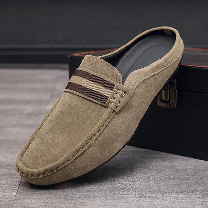 Muli da uomo scarpe Casual in pelle scamosciata leggera nuovi uomini pigro per il tempo libero mezze pantofole traspiranti Slip on scarpe da passeggio mocassino