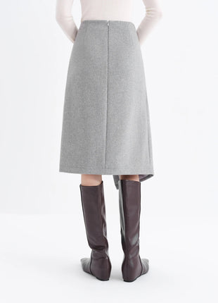 FSLE Vintage College-Inspired Asymmetrical Slit Skirt for Women Winter 2025 New Arrival Versatile Slim-Fit Design Plaid Skirts PlatiNum