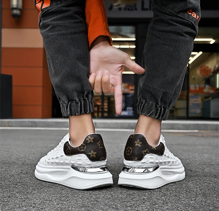 Leather Shoes Men's Skateboard Cricket for Men Sports Running Sneakers Male Luxury Designer Flats Platform