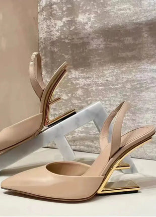 Estate Tacchi strani Scarpe da donna Design tinta unita Scarpe da donna con cinturini posteriori da viaggio Punta a punta Moda Zapatos Para Mujere