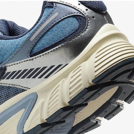 Scarpe sportive durevoli e traspiranti da uomo Nike Genuine V5 RNR SE IH3649-006