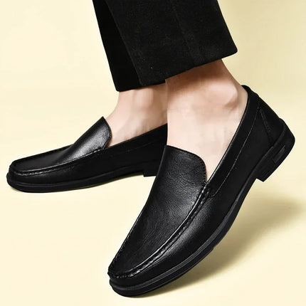 Calzature da uomo in pelle Slip on Office Man Scarpe formali Festa di nozze Scarpe eleganti da uomo Breath Driving Mocassini pigri Mocassini