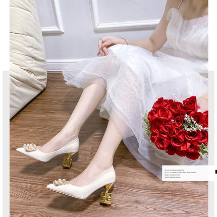 Moda di lusso Rivetto Fibbia Cintura Appartamenti Mocassino slip-on da donna Scarpe a punta Scarpe da balletto Mocassini da donna da ufficio 2025