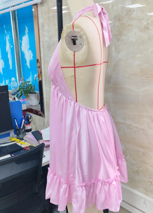 Robe femme en satin de soie avec décolleté dos nu et laçage, dos ouvert, avec ourlet à