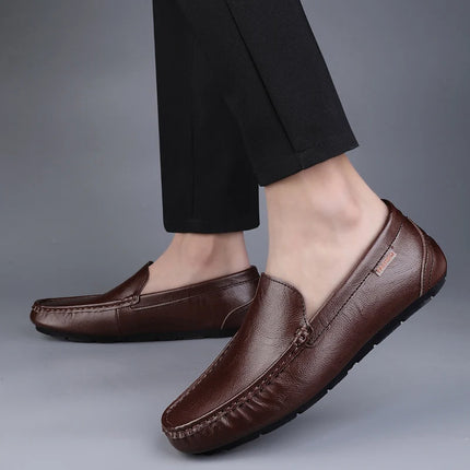Scarpe casual da uomo in vera pelle Mocassini da uomo di marca di lusso Mocassini Slip traspiranti su scarpe da guida italiane Chaussure Homme