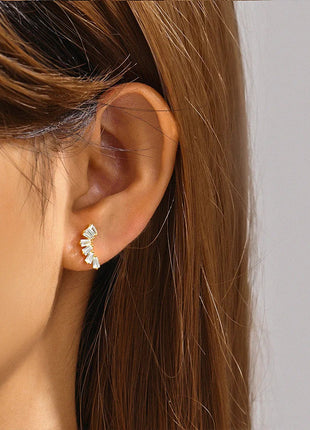 Orecchini con polsini piatti filettati con nappa tempestata di diamanti di nuovo stile, accessori per orecchie in stile europeo e americano. platinumshop