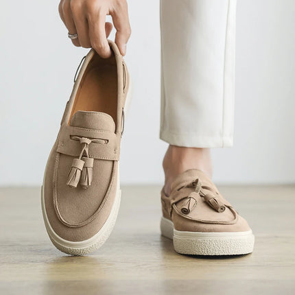 Mocassini fatti a mano in pelle scamosciata per il tempo libero Passeggiata Scarpe casual maschili Nuovo design Casual Slip on Flats Scarpe da guida versatili Mocassini