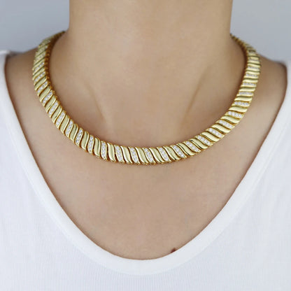 2025 Nuova collana a catena serpente unisex color oro a spina di pesce con perline catena a maglie pavimentata 5A CZ girocollo a forma di luna per gioielli da donna