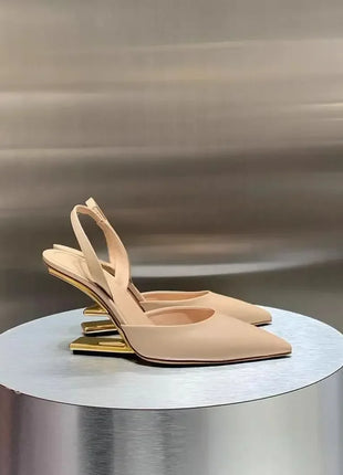 Estate Tacchi strani Scarpe da donna Design tinta unita Scarpe da donna con cinturini posteriori da viaggio Punta a punta Moda Zapatos Para Mujere