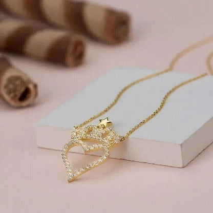 Huitan Sweet Crown Design Collana con ciondolo a forma di cuore da donna Delicata festa di anniversario Accessori affascinanti Gioielli intarsiati CZ lucido
