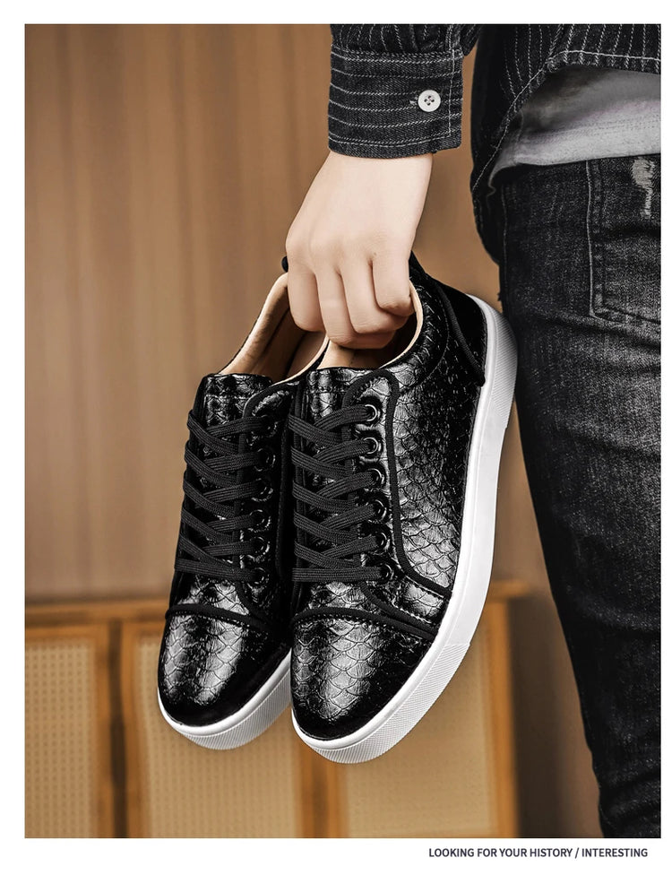 2026 Spring New Shoes for Men Leather Casual Shoes Fashion Pattern Flat Skateboard Shoes Street Cool Lace-up Sneaker