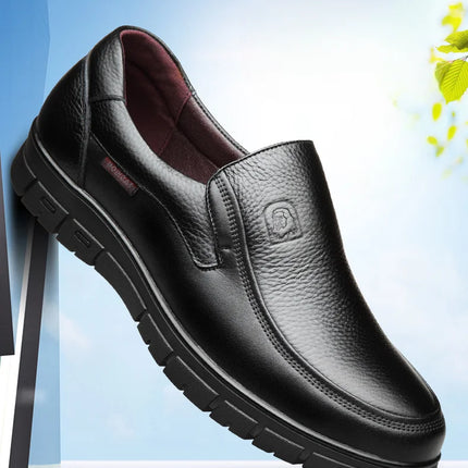 Scarpe estive nuove da uomo in pelle con suola morbida Scarpe basse casual Scarpe da passeggio per esterni Scarpe comode in morbida pelle alla moda Mocassini