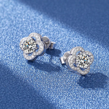 925 Sterling Silver 0.5 Carat x 2 Four-Leaf Moissanite Stud Earrings - Classic and Simple Style, Perfect for Parties PlatiNum