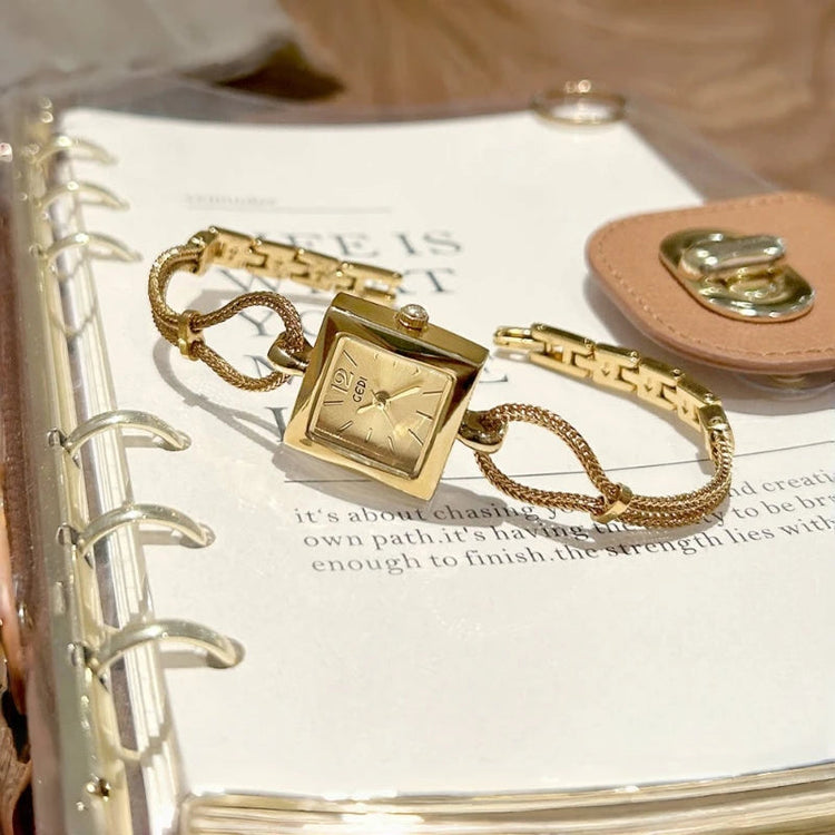 Nuovo orologio da donna in oro di lusso Orologio da polso al quarzo quadrato alla moda Orologio da donna semplice con strass squisito regalo Relogio Feminino platinumshop