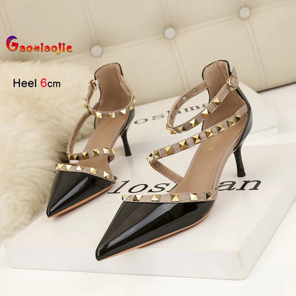 Scarpe tacco alto da donna estive in Europa e America Moda punta a punta bocca superficiale rivetto scava fuori sandali a spillo da discoteca platinumshop