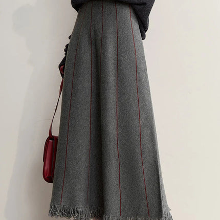 Amii Women's Skirt 2025 Winter New Knitting Striped Tassel A-Line Skirts For Women Versatile Loose Clothing Ladies 12544168 PlatiNum