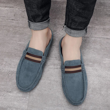 Muli da uomo scarpe Casual in pelle scamosciata leggera nuovi uomini pigro per il tempo libero mezze pantofole traspiranti Slip on scarpe da passeggio mocassino