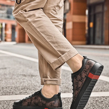 Europe New Shoes for Men Genuine Leather Casual Shoes Cool Black Flat Skateboard Shoes Street Fashion Sneakers