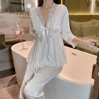 Set di indumenti da notte per la casa in raso di pizzo e pizzo da donna, pantaloni con top in pizzo dolce a V profondo, due pezzi di vestiti per la casa di grandi dimensioni bianco nero viola