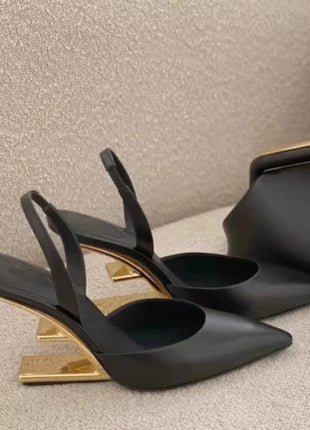 Estate Tacchi strani Scarpe da donna Design tinta unita Scarpe da donna con cinturini posteriori da viaggio Punta a punta Moda Zapatos Para Mujere