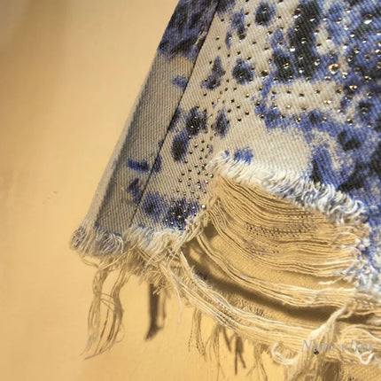 2025 Abiti estivi, Nuovi pantaloncini di jeans con bordo ruvido indossato a vita alta con perforazione a caldo per l'industria pesante, pantaloni caldi da donna