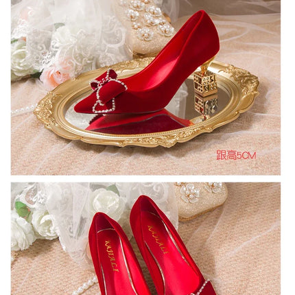 Moda di lusso Rivetto Fibbia Cintura Appartamenti Mocassino slip-on da donna Scarpe a punta Scarpe da balletto Mocassini da donna da ufficio 2025