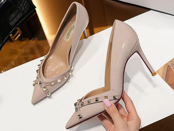Nuovo 2025 Nail Head Tacchi alti Colore nudo Scarpe da lavoro professionali Donna Scarpe singole sexy Occasioni casual Materiale in micro fibra platinumshop
