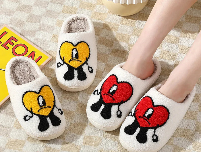 Comwarm pantofole invernali in pelliccia Fulffy per le donne pantofole piatte in pile di peluche con cuore d'amore dolce scarpe in cotone per interni casa coppia diapositive
