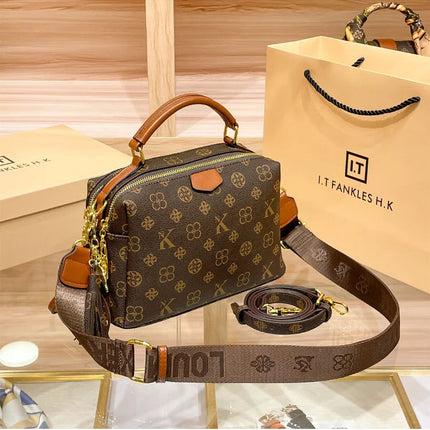 Women's handbag 2025 new autumn and winter designer shoulder crossbody bag, fashionable and high-end pillow bag PlatiNum