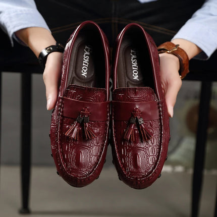 Mocassini da uomo di marca di lusso 2023 scarpe Casual in vera pelle mocassini con motivo a coccodrillo scarpe da uomo Plus Size 38-47 scarpe da guida