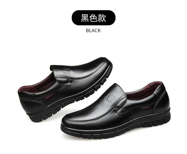 Scarpe estive nuove da uomo in pelle con suola morbida Scarpe basse casual Scarpe da passeggio per esterni Scarpe comode in morbida pelle alla moda Mocassini