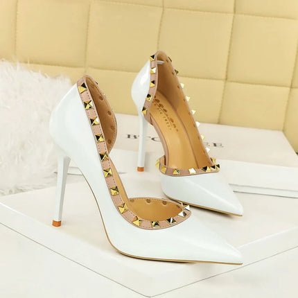 Donne 10.5 centimetri Tacchi Alti Della Signora Sexy Discoteca Punta a punta Pompe Femminile Rivetto Lato Vuoto In Pelle Verniciata Eden Tacchi Scarpe platinumshop