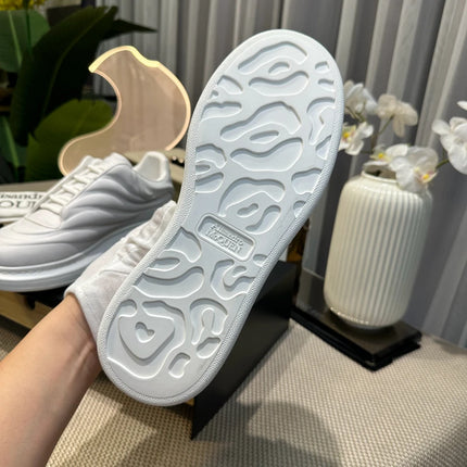 Handcrafted Platform Casual Shoes Calf Leather Man White Fashion Sneakers Round-toed Thick soled Trainers Oversized Sports Shoes
