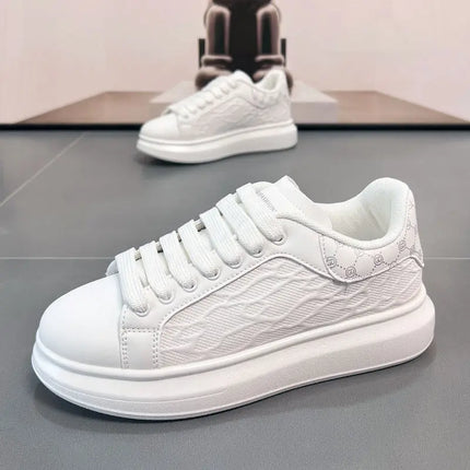Spring Summer Men's Fashionable Lightweight Sport Shoes Thick Bottom Trendy White Sneakers Breathable Comfortable Running Shoes