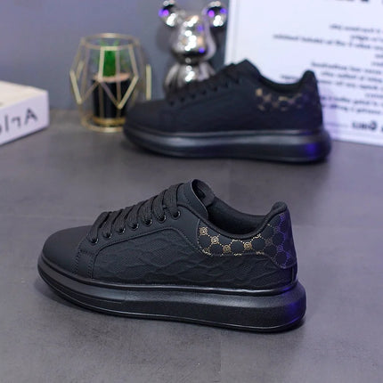 Spring Summer Men's Fashionable Lightweight Sport Shoes Thick Bottom Trendy White Sneakers Breathable Comfortable Running Shoes