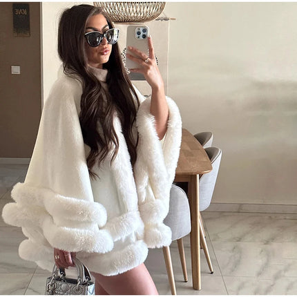 Luxury Women Faux Fur Trim Cape Coat Loose Batwing Poncho Shawl Fuzzy Fur Edge Warm Winter Outerwear Party Street Lady Coats
