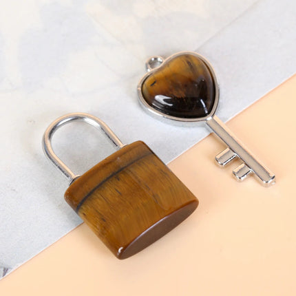 1 Set Natural Crystal Couple Lock Necklace Pendant Set Heart Shaped Key Piece Pink Crystal Amethyst Tiger Eye Stone Lock PlatiNum