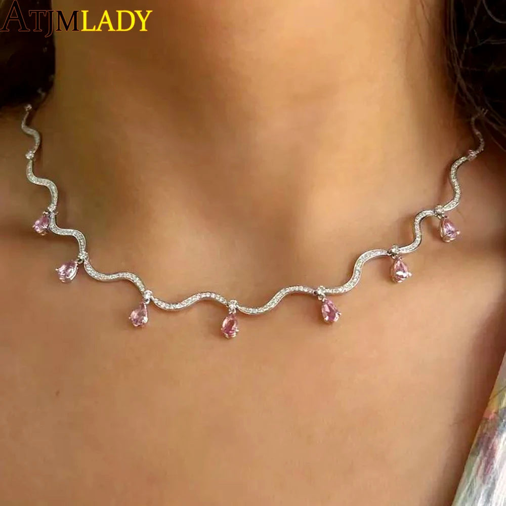 2025 Moda Bianco Rosa Tear Drop Cubic Zirconia Micro Pavimenta CZ Pavimentato Bling Wave Bar Cuore Fascino Collana Girocollo Gioielli da donna