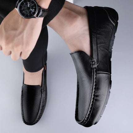 Scarpe casual da uomo in vera pelle Mocassini da uomo di marca di lusso Mocassini Slip traspiranti su scarpe da guida italiane Chaussure Homme